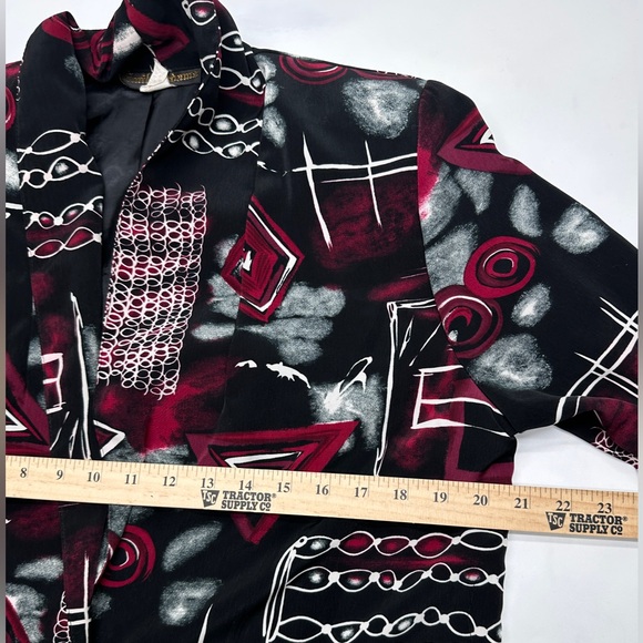 Vintage Emily Adams Women's Black and Red Patterned Blazer size small (D36) - Picture 4 of 11